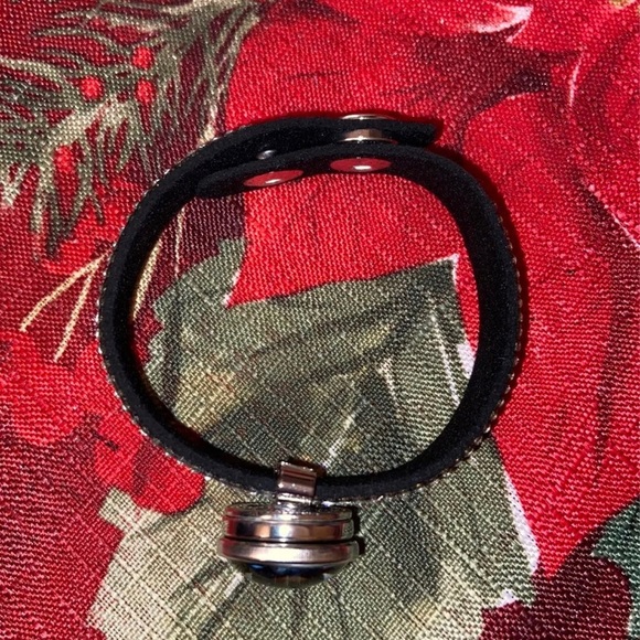 - HD Snap Bling Bracelet - Picture 5 of 6